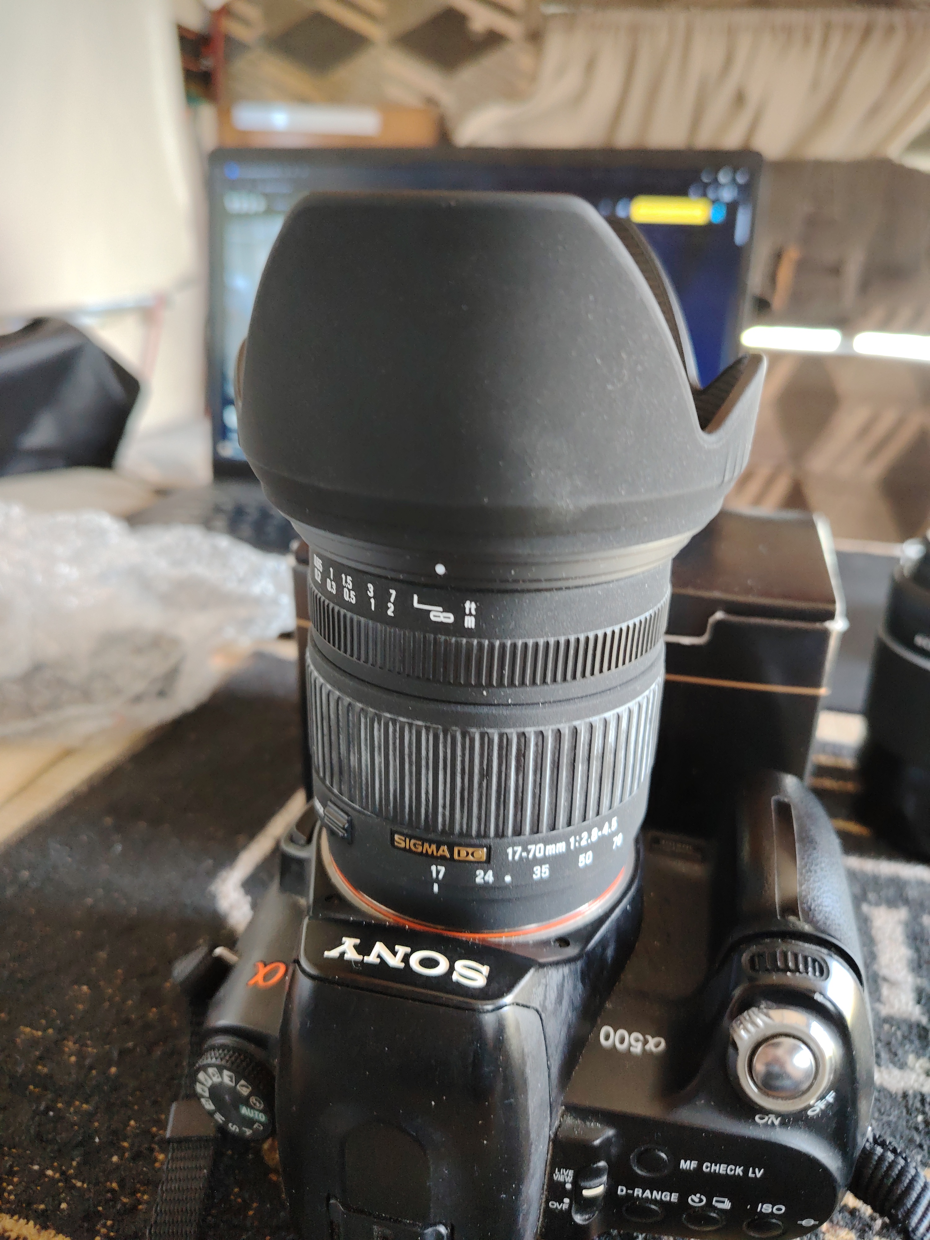 Un nouvel objectif Sigma 17 - 70 F 2,8 - 4,5 pour Macro et 2 premiers clichés promettent de bien belle photos a venir